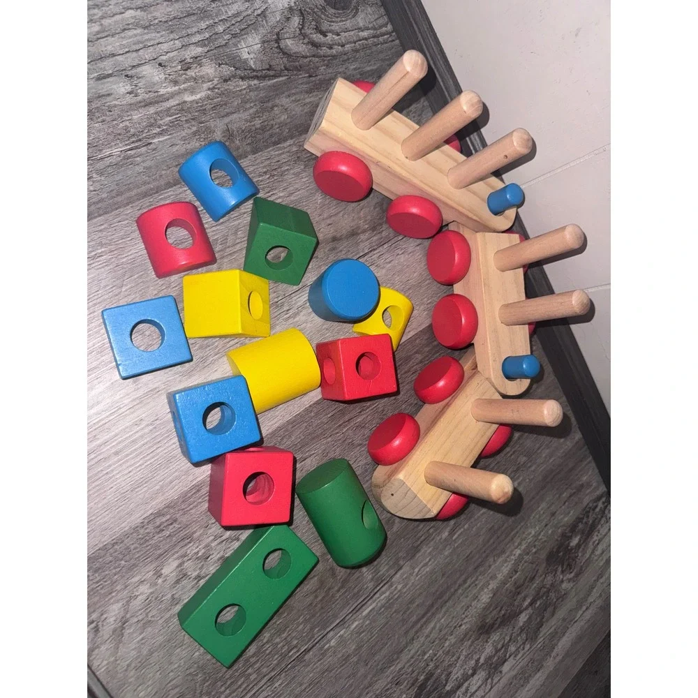 Melissa & Doug Stacking Train Wooden Classic Toy 15 Blocks Interlocking Cars